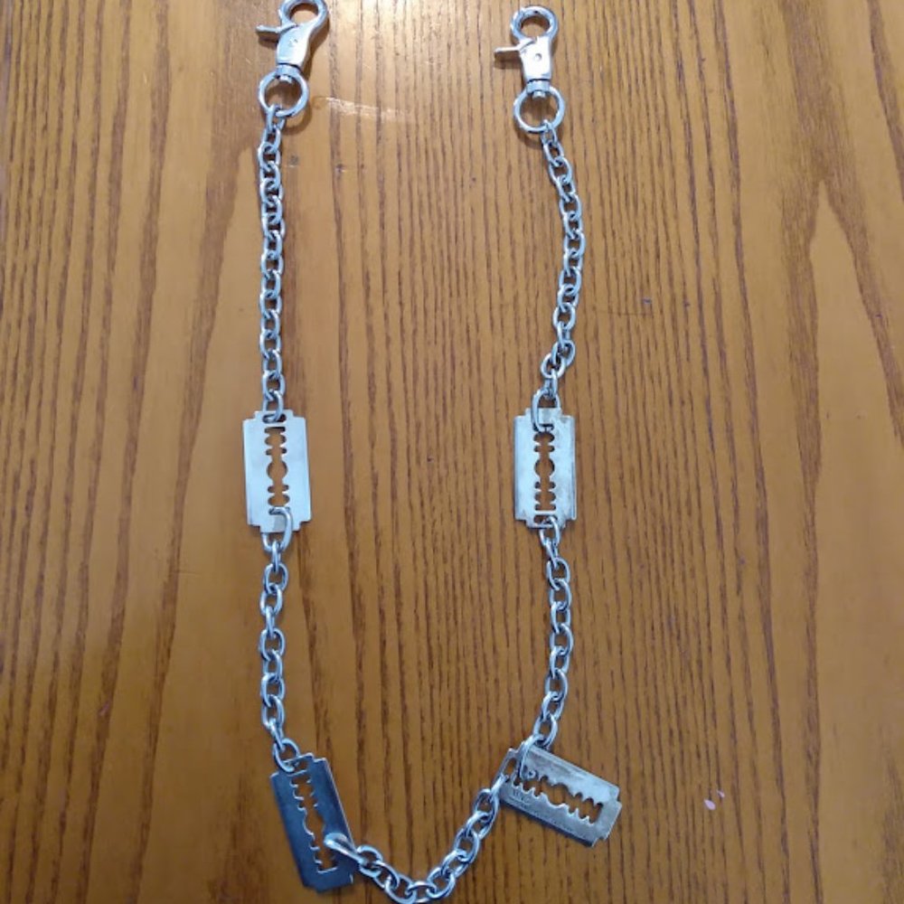 hot topic pants chain